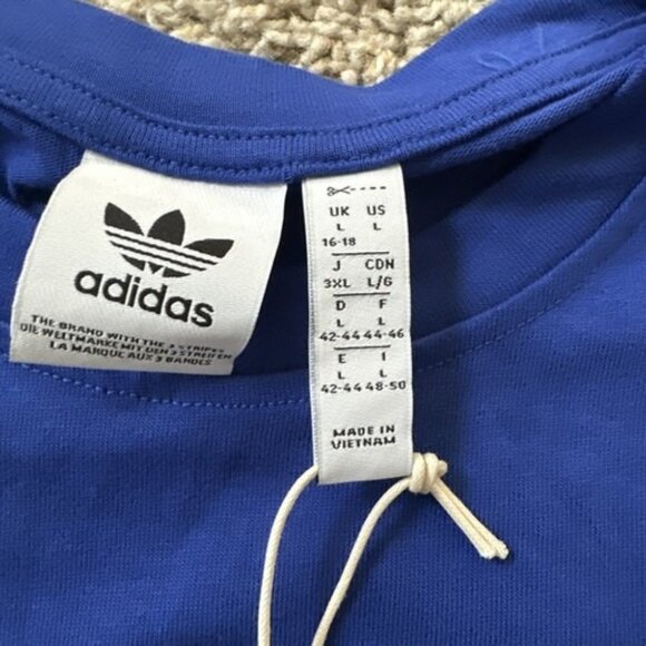 adidas IN8437 Women Blue Crew Neck Short Sleeve Trefoil Boxy T-Shirt Size Large - Picture 8 of 10